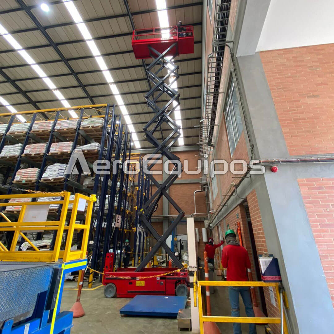 Plataforma de Tijera Eléctrica Altura de Trabajo 14 metros